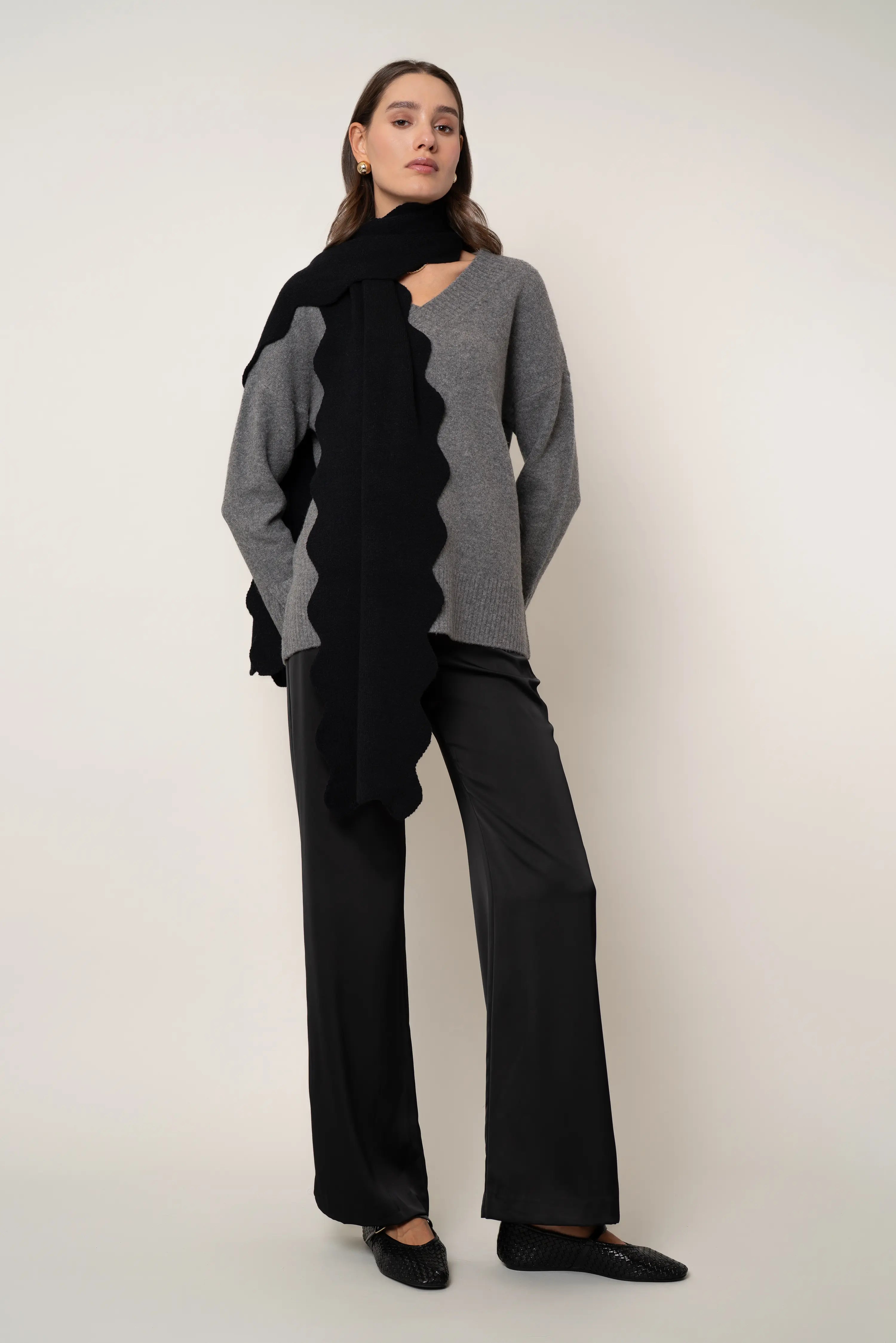 The Scallop Trim Scarf