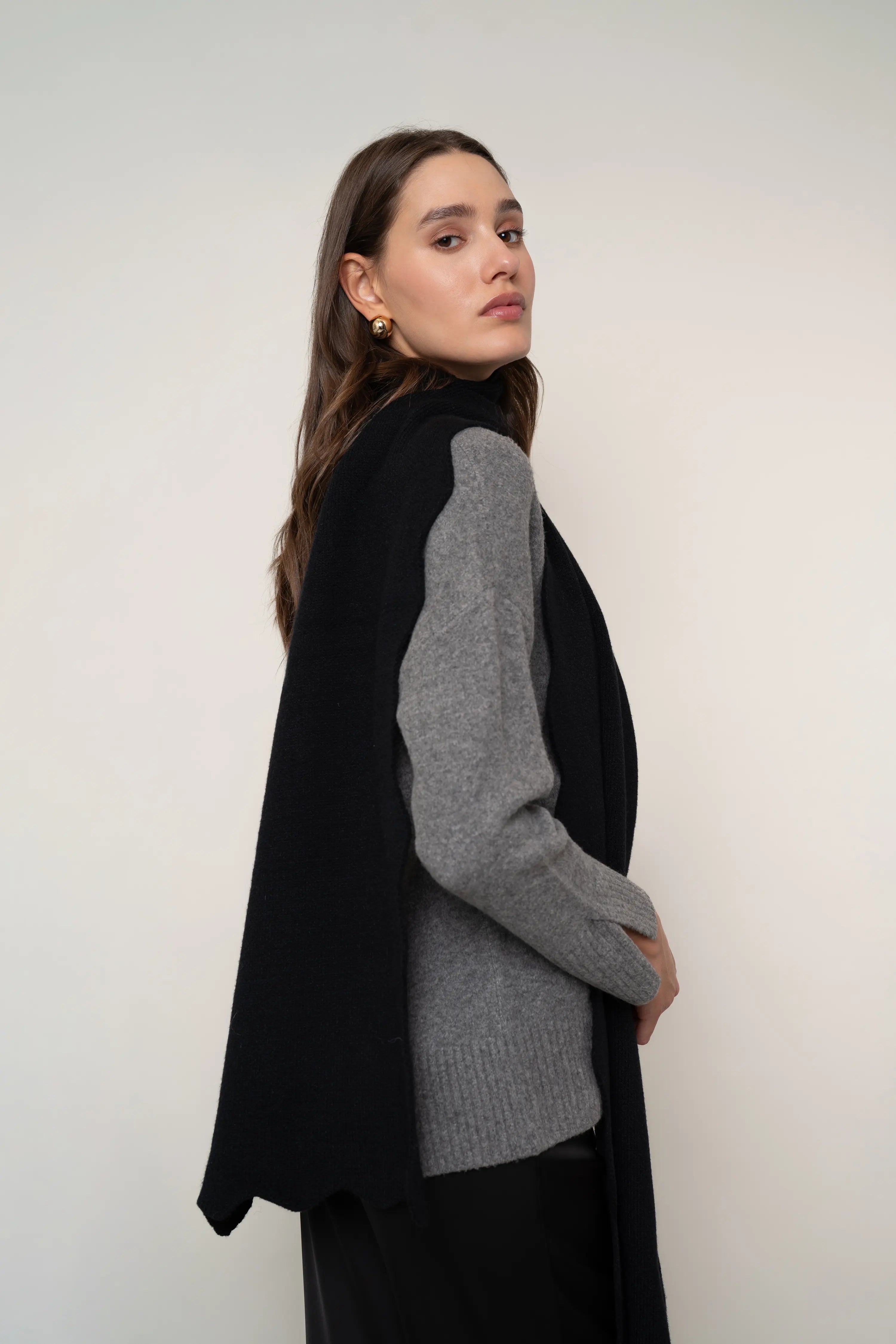 The Scallop Trim Scarf