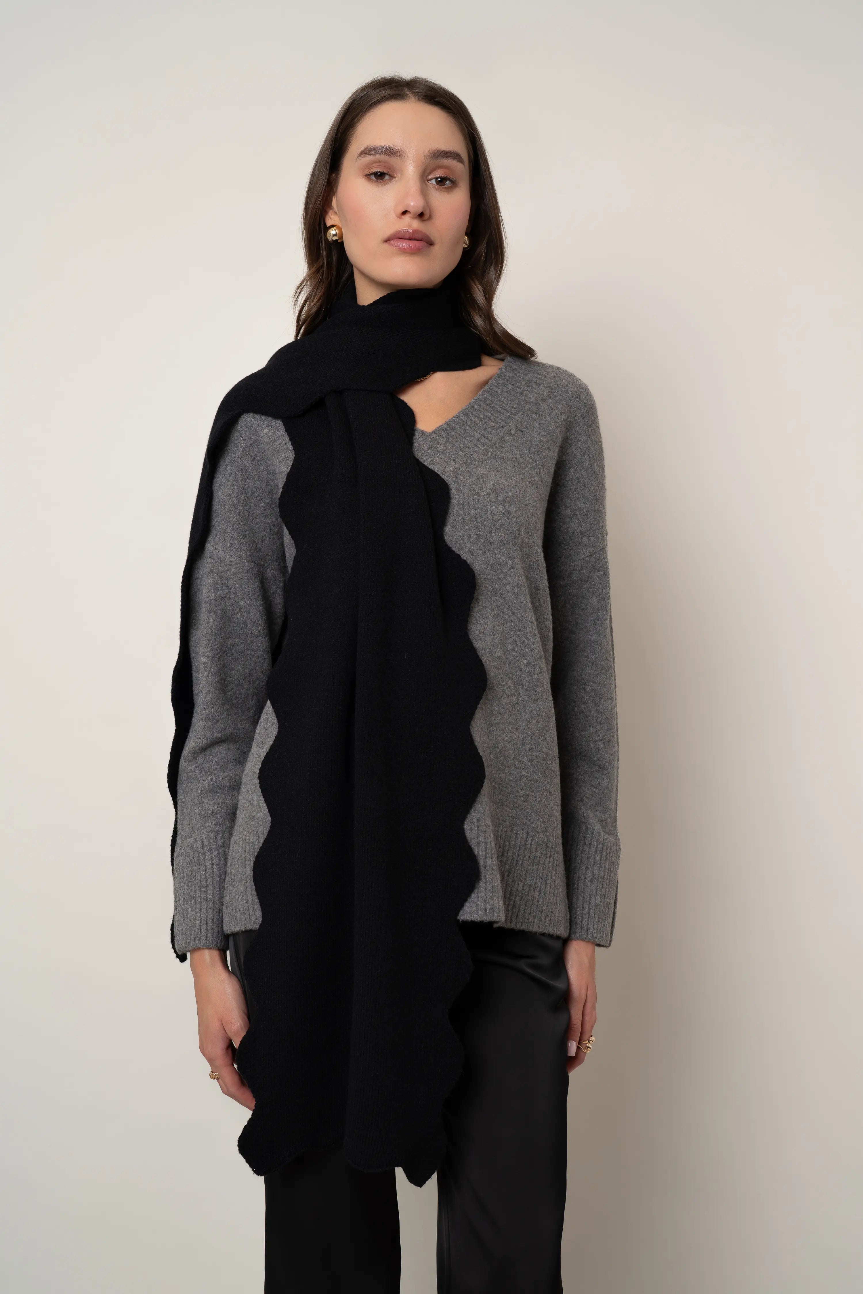 The Scallop Trim Scarf